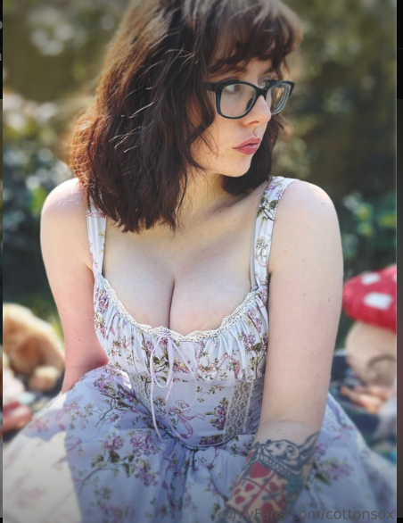 Alice Cotton Sox | Alicewinterhold Nude Leaked Onlyfans Photo Alice Cotton Sox | Alicewinterhold Nude Leaked Onlyfans Photo
