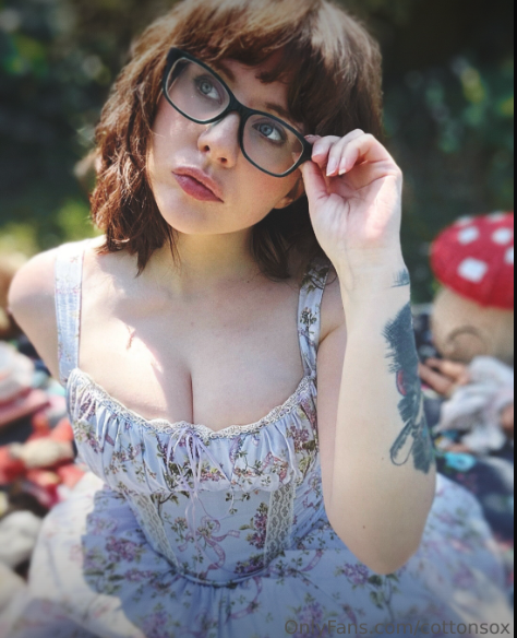 Alice Cotton Sox | Alicewinterhold Nude Leaked Onlyfans Photo Alice Cotton Sox | Alicewinterhold Nude Leaked Onlyfans Photo