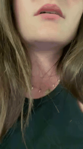 Sexymini-_-Dans-le-TRAIN---je-me-caresse-gentillement-pour-ne-pas-me-faire-cramer3919aebe63935959.gif
