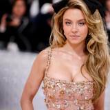 Sydney-Sweeney-at-THE-METROPOLITAN-MUSEUM-OF-ARTS-COSTUME-INSTITUTE-BENEFIT-CELEBRATING-THE-OPENING-OF-Karl-Lagerfeld-A-Line-of-Beauty---RED--1cac303315cd2d9af