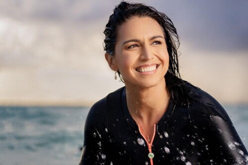 Tulsi-Gabbard-Surfs-Up34cb1db6c9ab33fc1.jpg