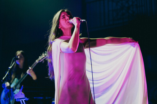 Weyes-Blood-930-Club-Washington-DC-02.27.23-Photo-by-Casey-Ryan-Vock-DSC08431-1536x102490be7e96d256c45b.jpg