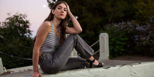 WeyesBlood_1440x720_Crop82bd07161fe9337e.jpg
