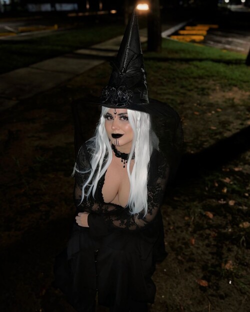 Witch-te-puedo-hacer-un-hechizo-de-amor__._Dress-_killstar-_._._.__witchaesthetic-_witchstyle-_halloweenJPG_1977f6f7252f540d7.jpg