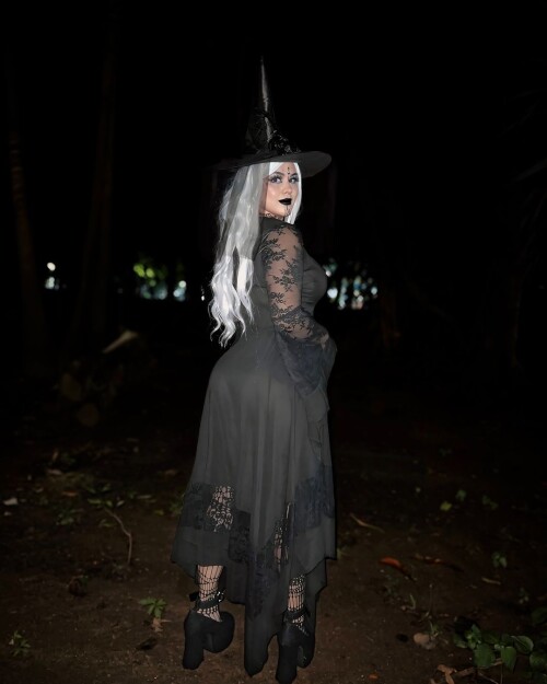 Witch-te-puedo-hacer-un-hechizo-de-amor__._Dress-_killstar-_._._.__witchaesthetic-_witchstyle-_halloweenJPG_326d4459c4fbb48d3.jpg