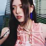 YUNA--2024-10-02_ITZY-GOLD-ALBUM-CONCEPT-PHOTO-4-1f5909d374b38b7af