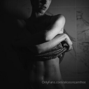 _aliceoncamfree_1e10a49e4deb7710d.jpg