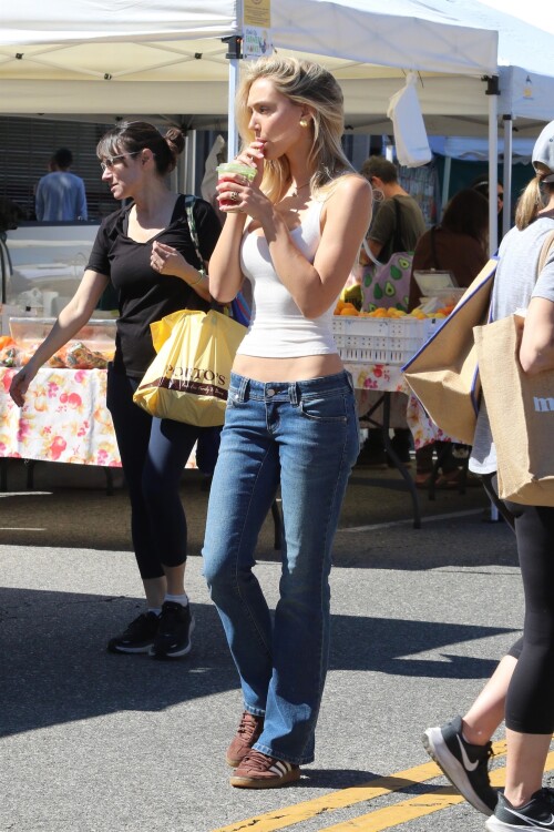 alexis-22b43e69156a00829c.jpg