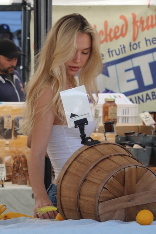alexis-37a383682339e35eb5.jpg
