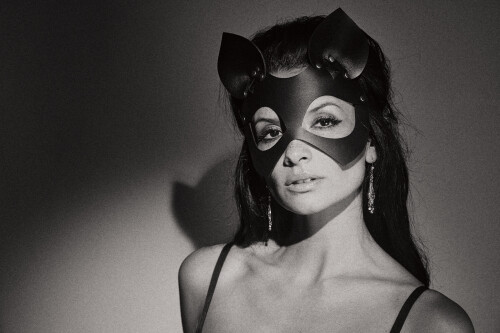 alice-greczyn-catmask-022a1caa244b6665a8f.jpg