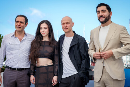 anora-photocall-016f8748b06f385fa3.md.jpg