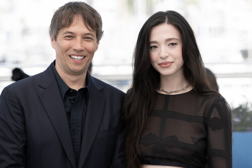 anora-photocall-04f27f9aa8c7e36f74.md.jpg