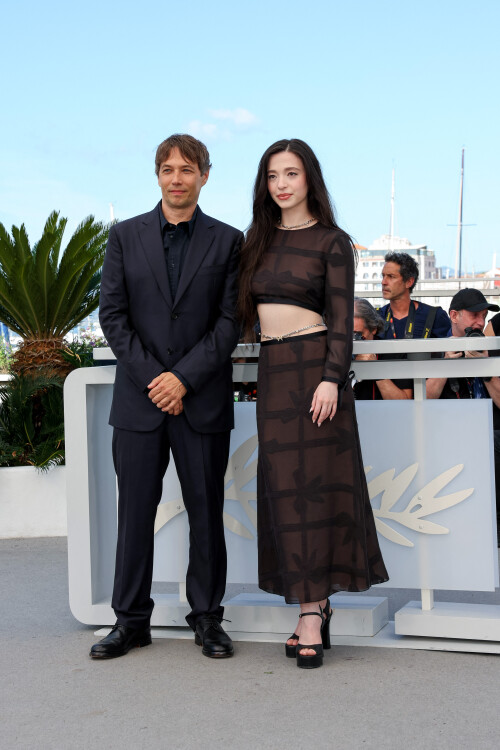 anora-photocall-0688c91a8041a7b3e8.md.jpg