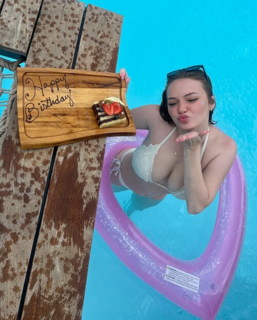 Avaxreyes | Ava Reyes Nude Leaked Onlyfans Photo