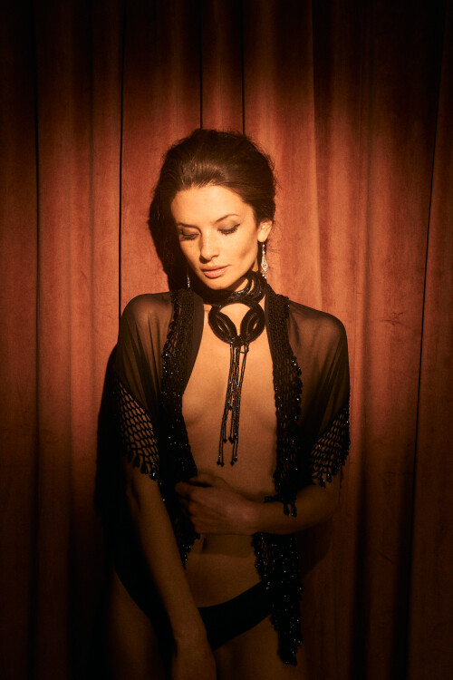babylon-alicegreczyn-03d9f93864611da504.jpg