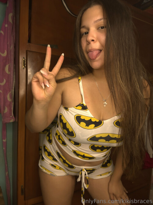 kikisbraces Nude Leaked Onlyfans Photo kikisbraces Nude Leaked Onlyfans Photo