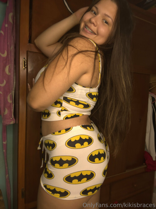 kikisbraces Nude Leaked Onlyfans Photo kikisbraces Nude Leaked Onlyfans Photo