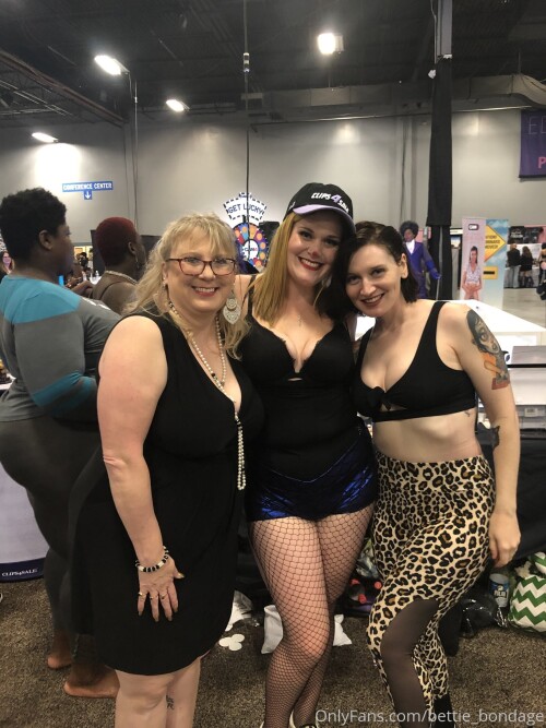 bettie_bondage-1340ff0b7381427d70cb.jpg