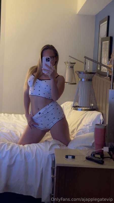 AJ Applegate Nude Leaked Onlyfans Photo AJ Applegate Nude Leaked Onlyfans Photo