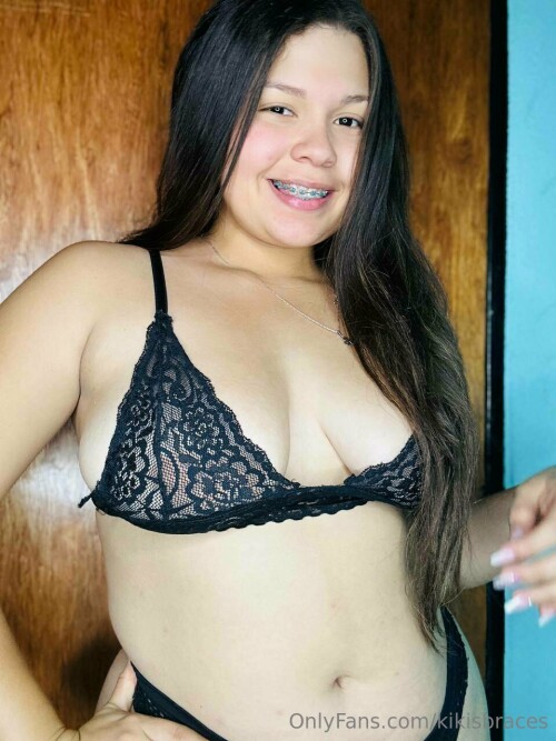 kikisbraces Nude Leaked Onlyfans Photo kikisbraces Nude Leaked Onlyfans Photo