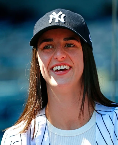 caitlin-attending-yankees-game-8-10-24-v0-cojv599nyvhd1eedc0154d5a287df.md.webp