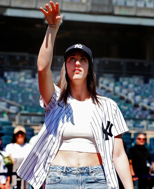 caitlin-attending-yankees-game-8-10-24-v0-cyaq599nyvhd10ac3172fa61a28a9.md.webp