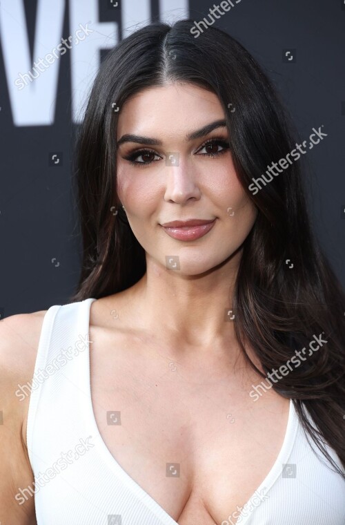 cathy-kelley-1500w-14577990dr3e49131a402e18d9.jpg