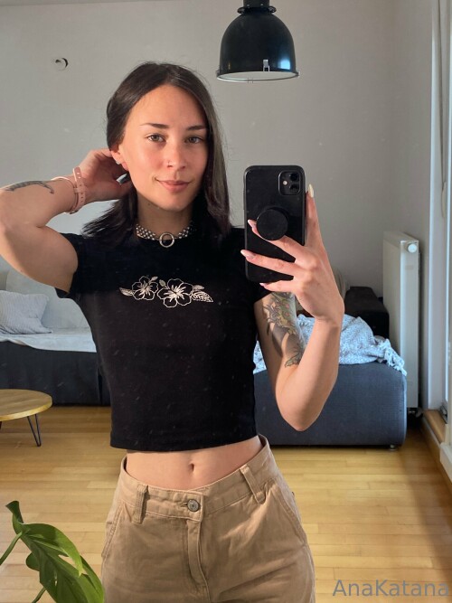 AnaKatana / anndroid17 Nude Leaked Onlyfans Photo AnaKatana / anndroid17 Nude Leaked Onlyfans Photo
