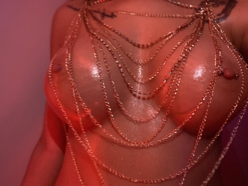 clothing do we like oiled up titties on r shinyporn oc vPiAIE