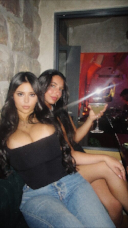 coral.sharon_story_340002890873380282646a07274bddbfd59.jpg