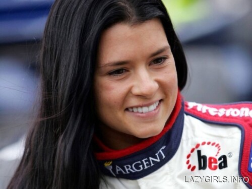 danica_patrick_danica51024x768_5MW0K31.sizeddd7e0d93040393fd.jpg