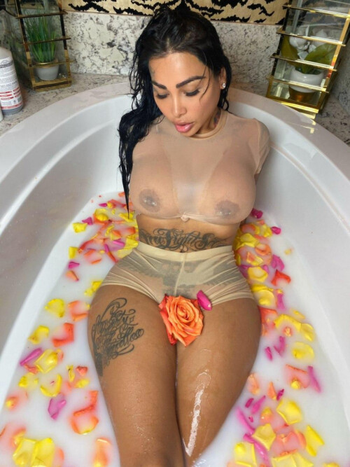 Brittanya Razavi (seebritannya) Nude Leaked Onlyfans Photo Brittanya Razavi (seebritannya) Nude Leaked Onlyfans Photo