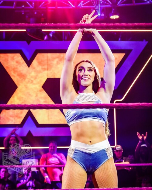 distractedbywrestling_456347408_8183134935108362_6151973645415491267_necd64e5778e5dcda.jpg