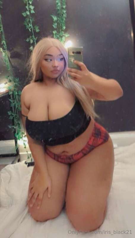 Iris_black21 Nude Leaked Onlyfans Photo Iris_black21 Nude Leaked Onlyfans Photo