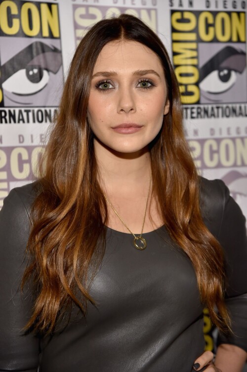 elizabeth-olsen-avengers-age-of-ultron-press-line-panel-at-comic-con-in-san-diego_203db2b293e0dedf9.jpg