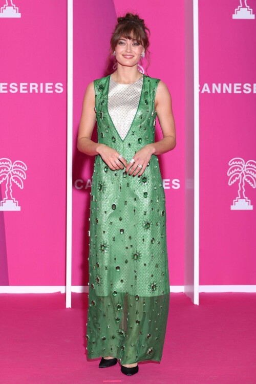 ella-purnell-pink-carpet-at-canneseries-iff-in-cannes-04-06-2024-3eb38cf17a84b3ec6.md.jpg