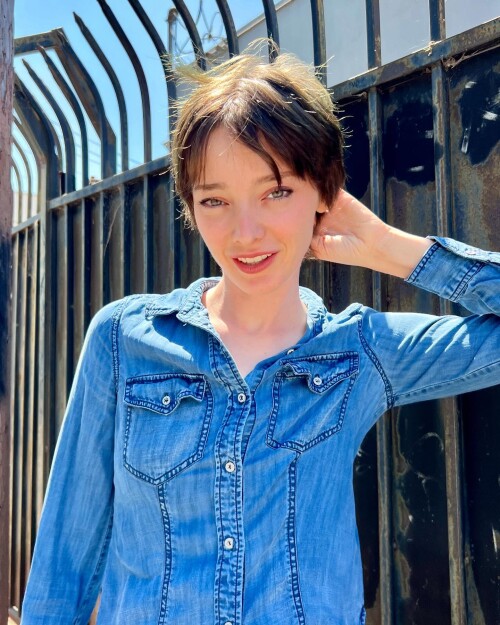 emmadumont__2024-08-28--18-37_2af09d2dfafb6b365.jpg