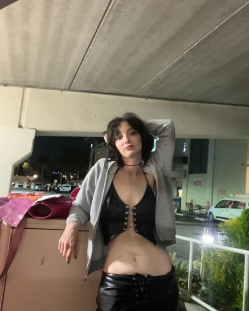 emmadumont__2024-11-01--07-41_26630889235ce350d.jpg
