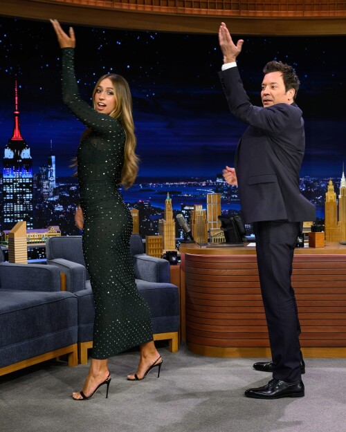 fallontonightbts__2025-02-26T034306.000Z_21ec7f322ba87b2f8.md.jpg