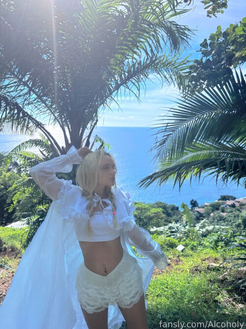 Alcololi (Alcoholy) Nude Leaked Onlyfans Photo Alcololi (Alcoholy) Nude Leaked Onlyfans Photo