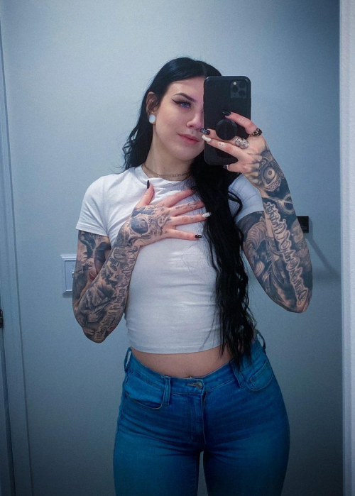 MsKILLIONAIRE / Casey Nude Leaked Onlyfans Photo MsKILLIONAIRE / Casey Nude Leaked Onlyfans Photo