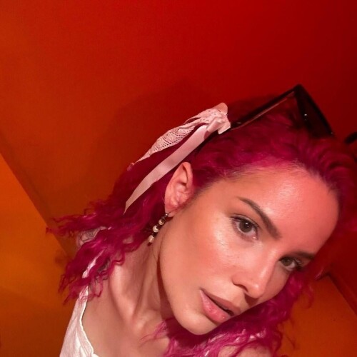 halsey-via-instagram-v0-cumpnpcg80ac0444bb4e1800.jpg