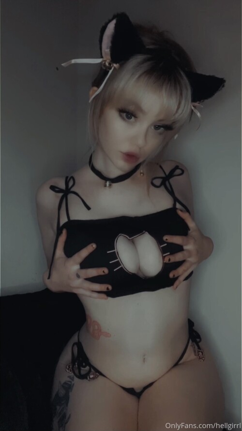 hellgirrl-2021-07-31-1242x2211_2eb1c20f248346888af0f45c73a5aab0cc4383e6c0db5f60.jpg