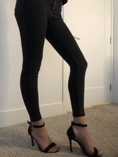 high-heels-black-heels-and-jeans-are-my-favorite-look-uXoVp481a189f5cbdbe3aa.md.jpg