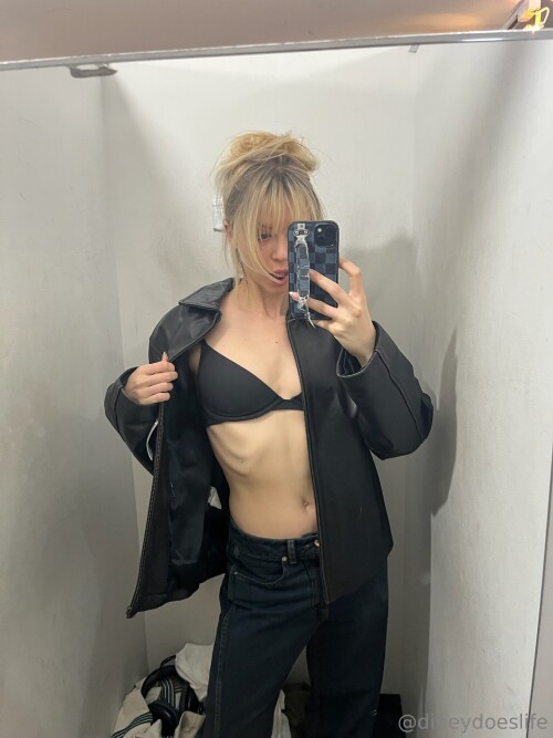Dineyland Nude Leaked Onlyfans Photo