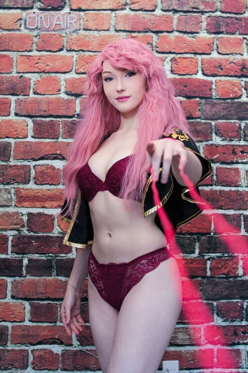 Leah Daberry | ChameLeahn | Daberrybestcosplay | ReptiLeahn Nude Leaked Onlyfans Photo