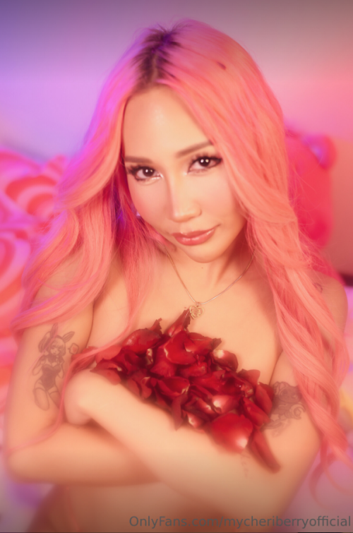 Suri / surisnow Nude Leaked Onlyfans Photo Suri / surisnow Nude Leaked Onlyfans Photo