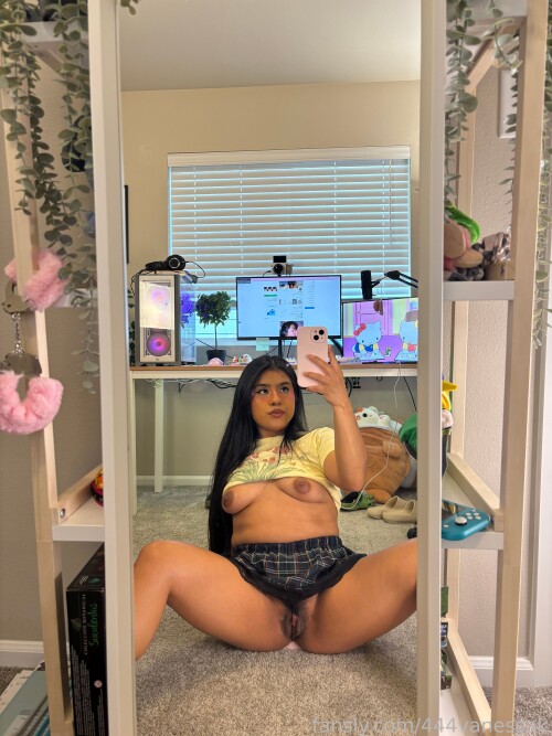 444Vanessa / Vanessak_2002 Nude Leaked Onlyfans Photo
