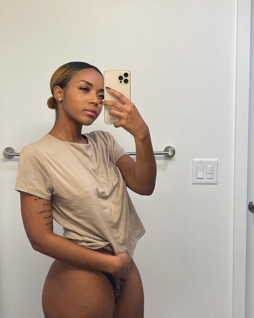 Darcii Moore / Darciisworld Nude Leaked Photo & Exclusive Gallery