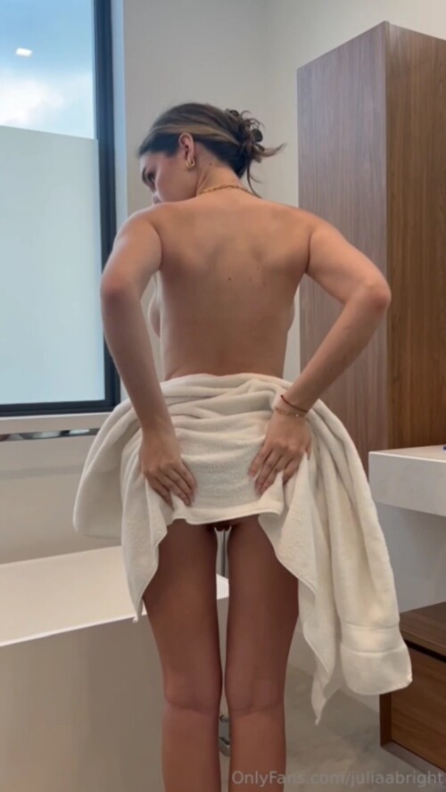 jb.shower00008ef2134dfa7b8d247.jpg